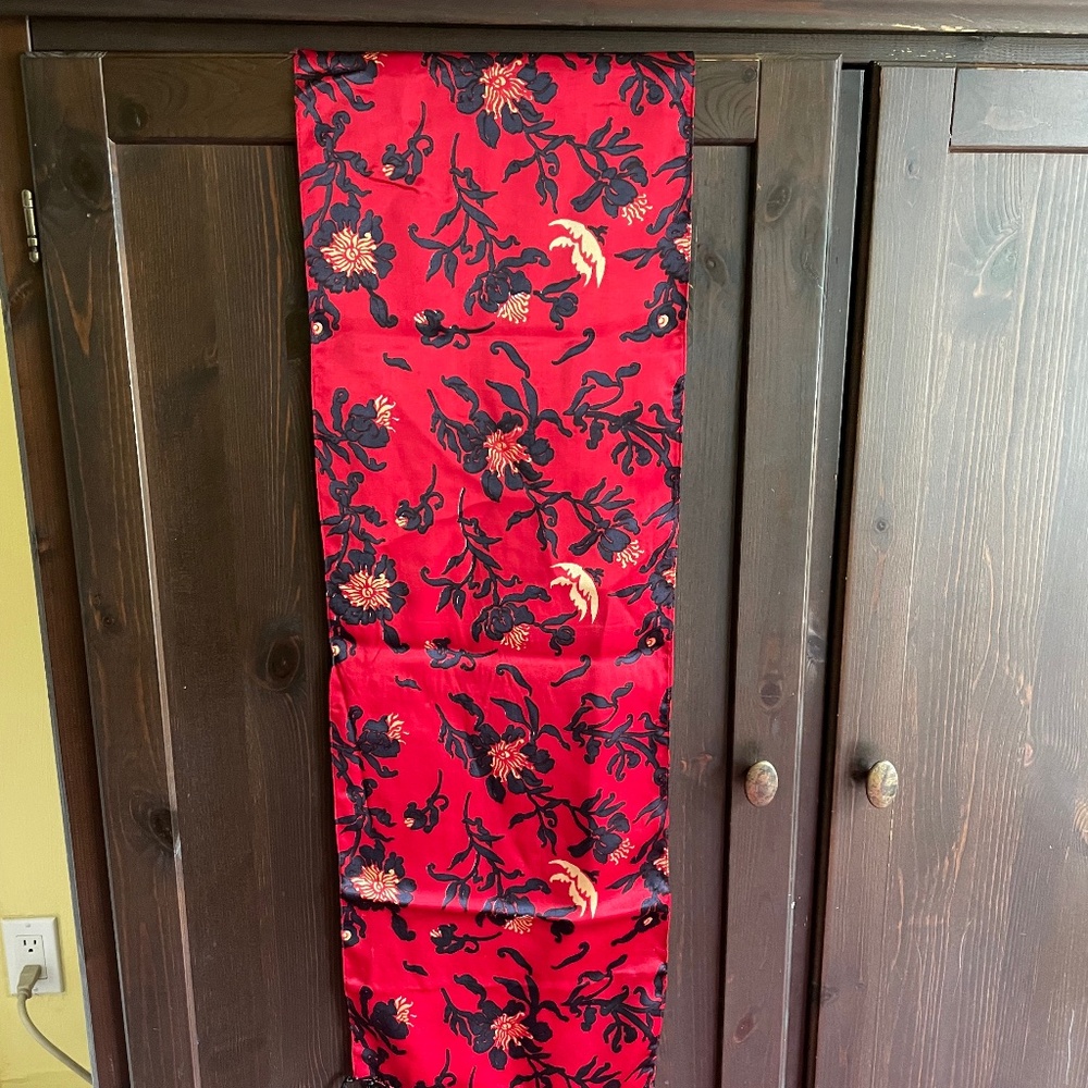 PRICE DROP! Gorgeous Red Floral Pattern Scarf
